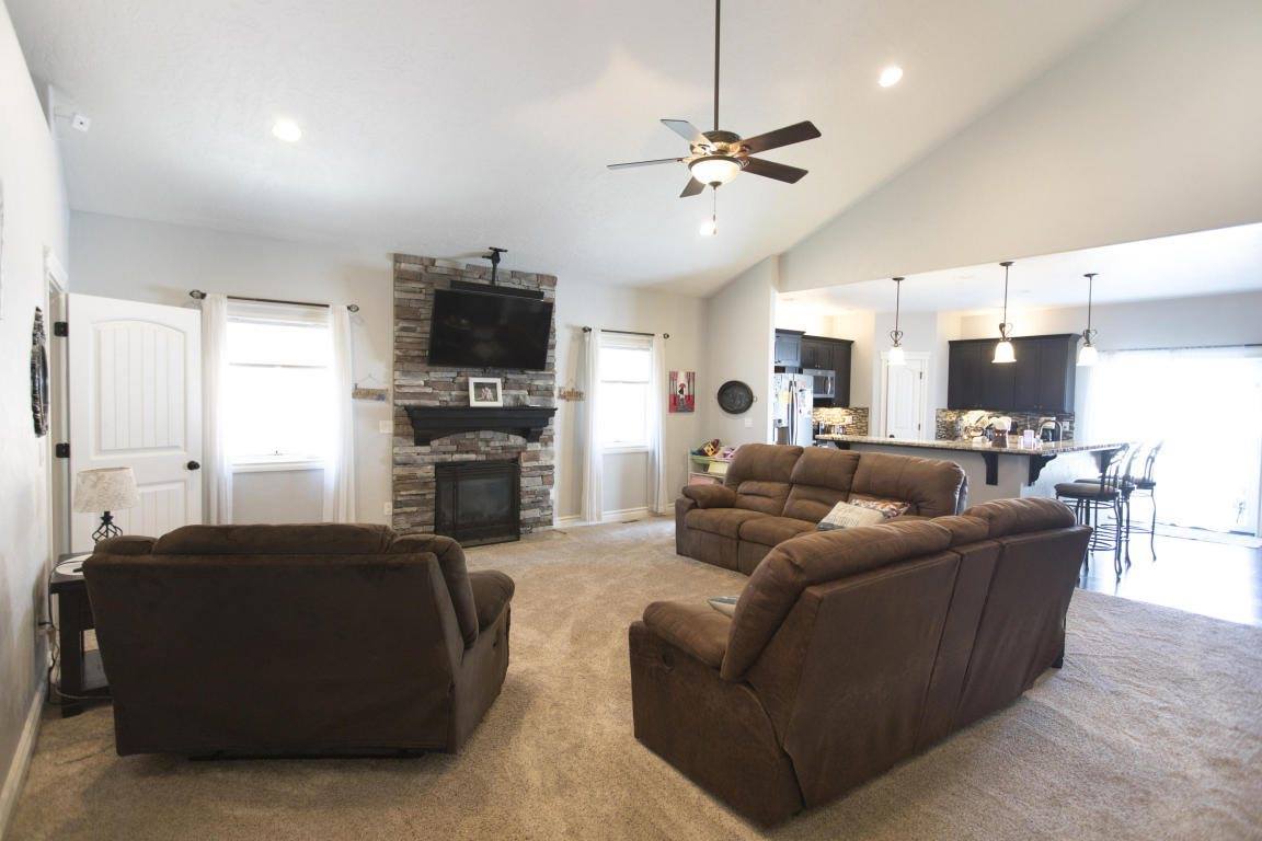 2014 25th St West, Williston, ND 58801