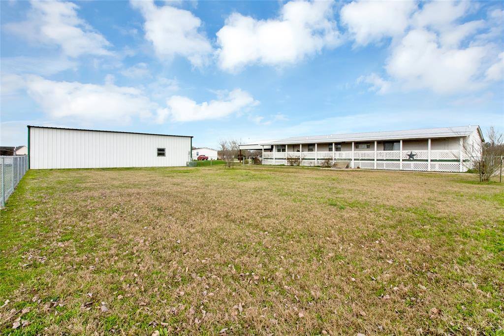 23653 Old Howth Road, Hempstead, TX 77445