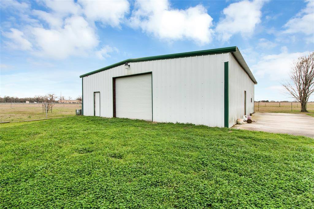 23653 Old Howth Road, Hempstead, TX 77445