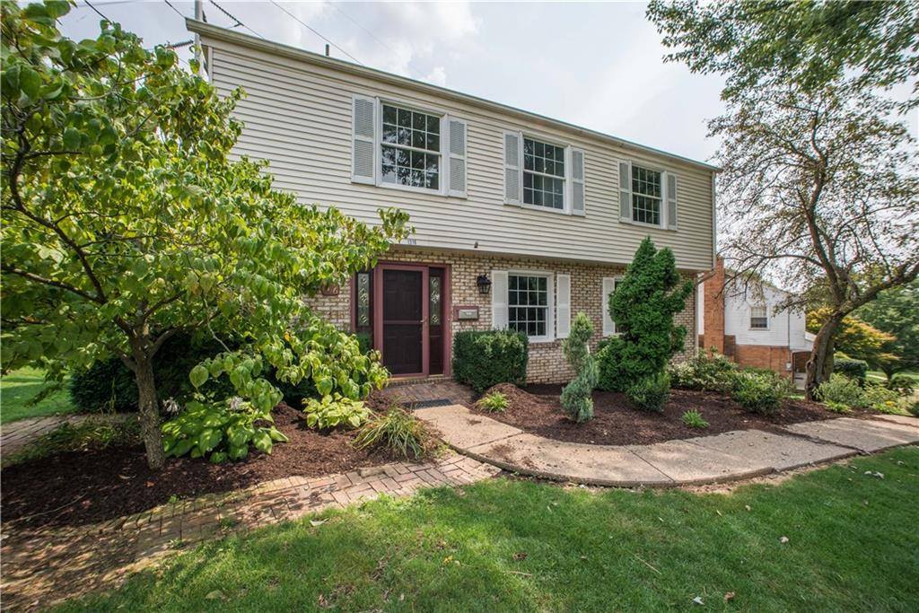 1316 Rolling Meadow Rd, Upper Saint Clair, PA 15241