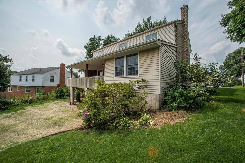 1316 Rolling Meadow Rd, Upper Saint Clair, PA 15241