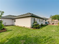 2744 S Cherry St, Cornelius, OR 97113