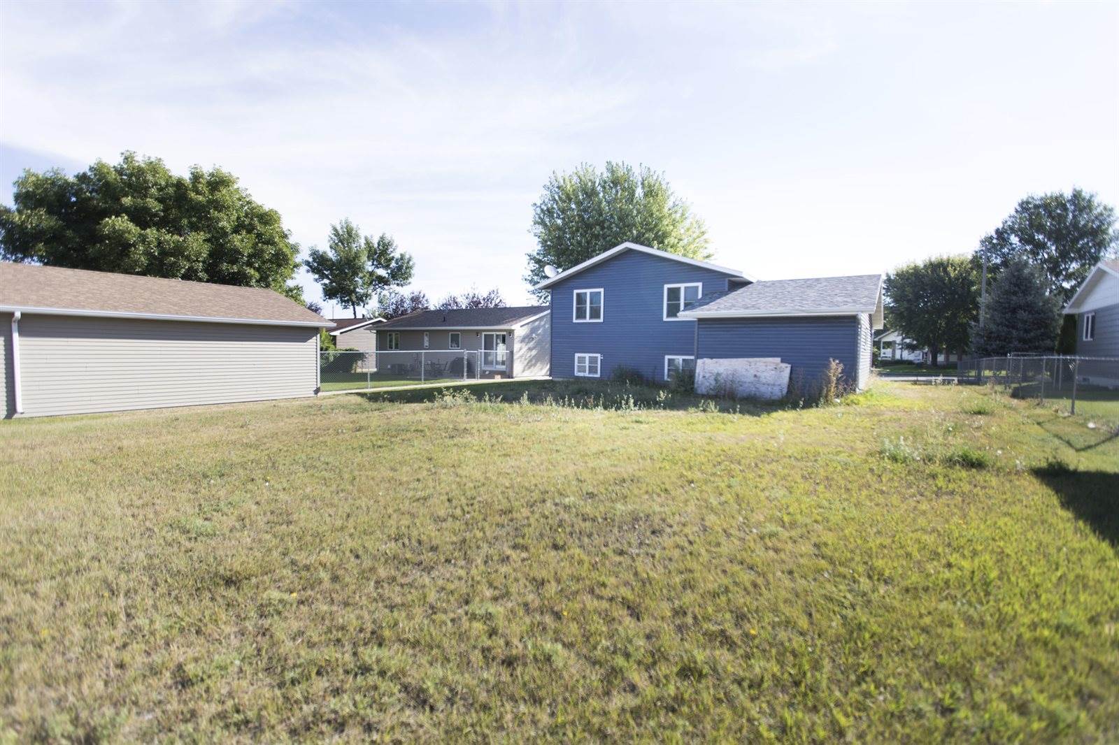 2301 9th Ave East, Williston, ND 58801