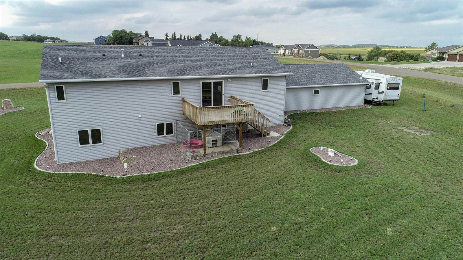 8819 Harvest Hills Drive, Bismarck, ND 58503