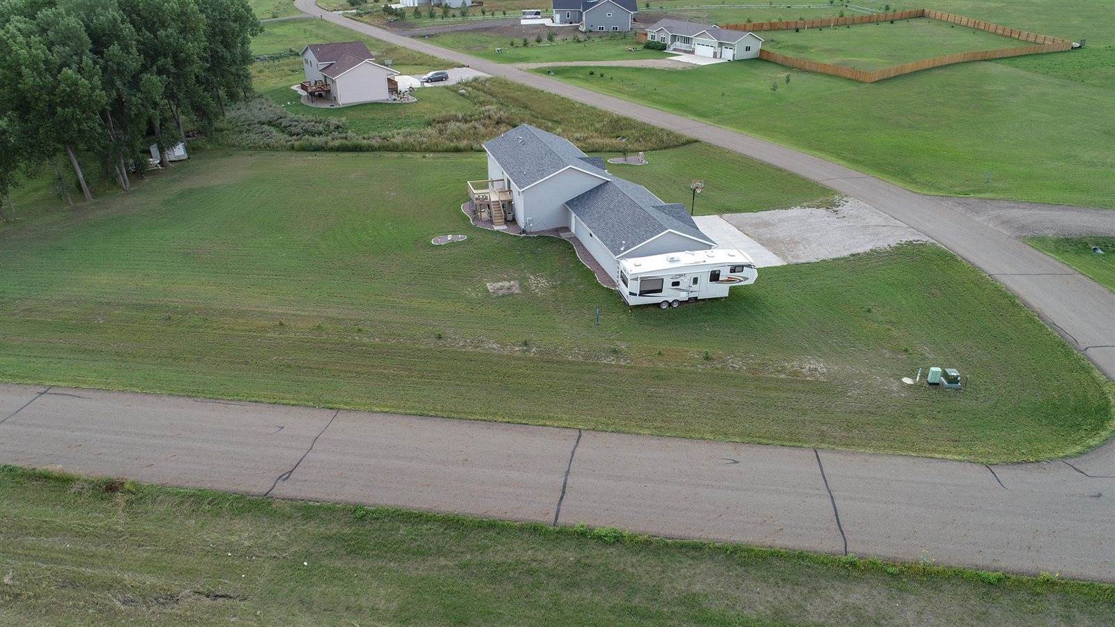 8819 Harvest Hills Drive, Bismarck, ND 58503