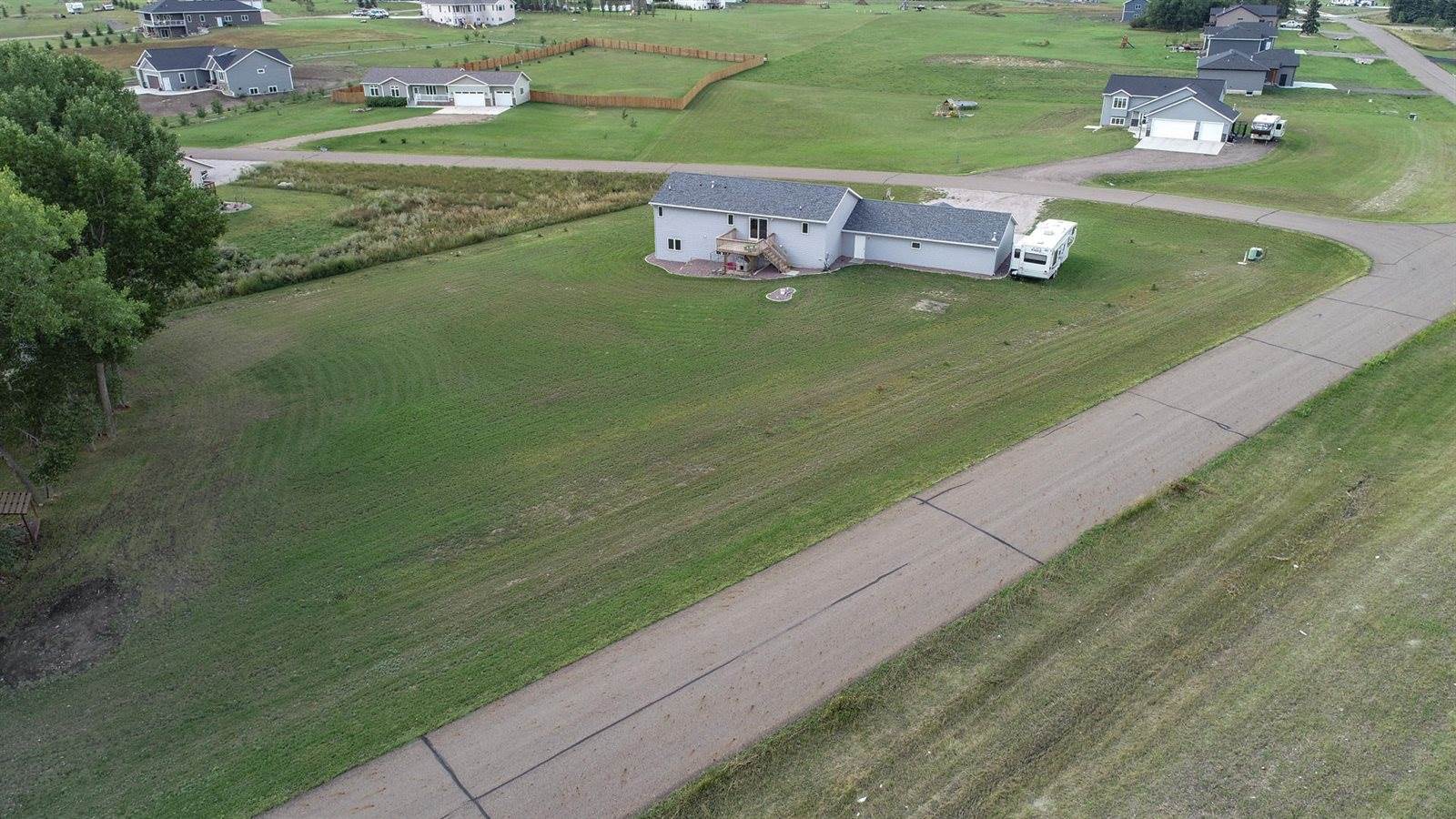 8819 Harvest Hills Drive, Bismarck, ND 58503