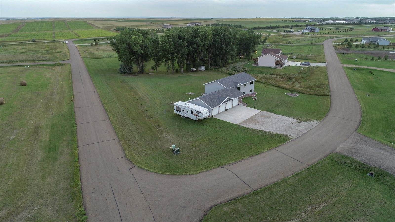 8819 Harvest Hills Drive, Bismarck, ND 58503