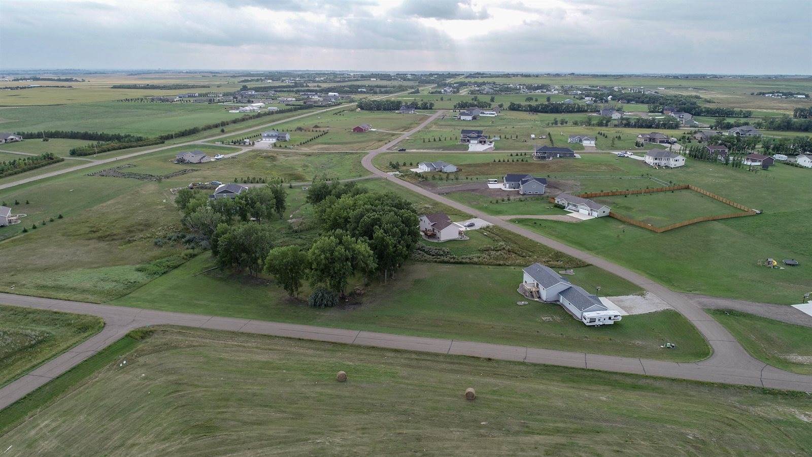 8819 Harvest Hills Drive, Bismarck, ND 58503