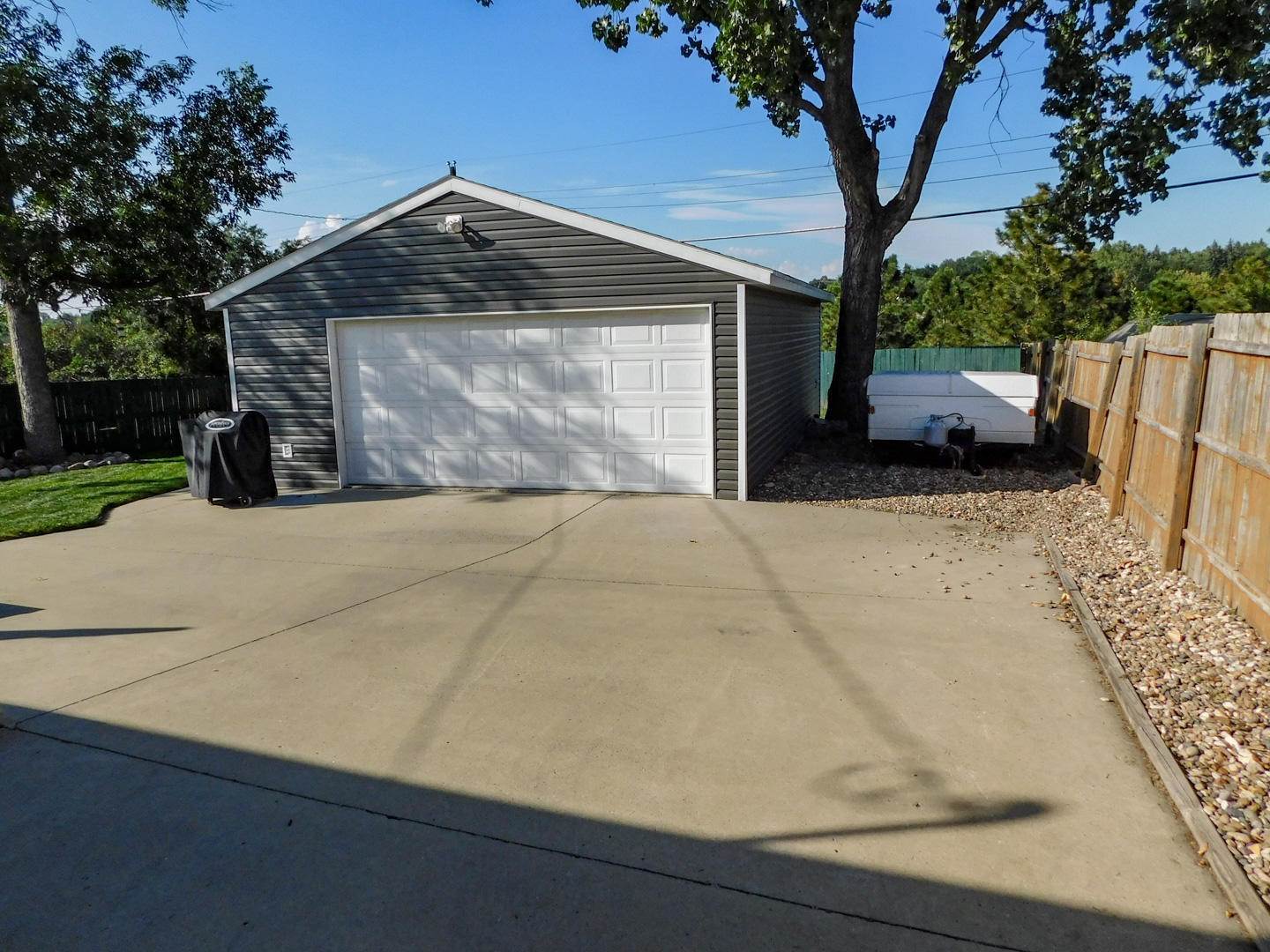 1012 Lake Ave, Bismarck, ND 58504