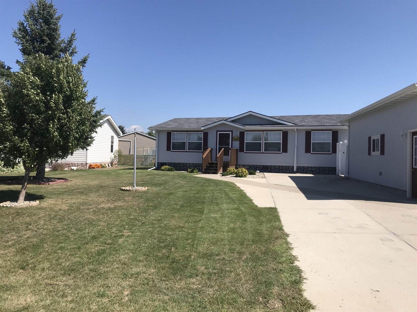 3909 Chandler Lane, Bismarck, ND 58503