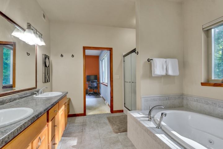 9771 Sandhill Drive, Weston, WI 54476