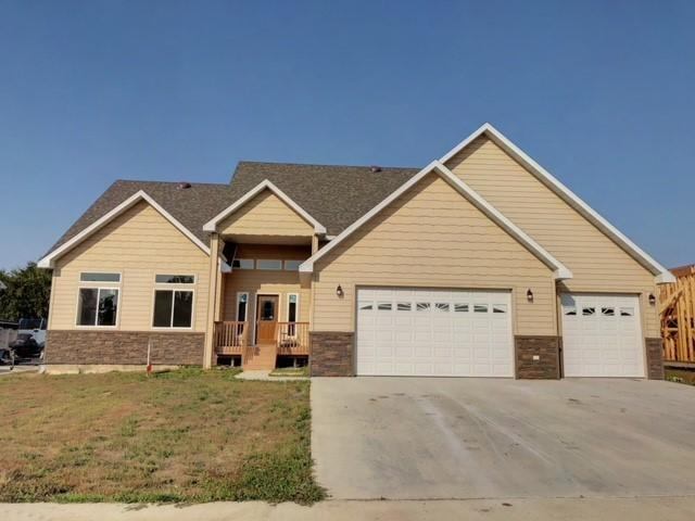 2101 16th Ct West, Williston, ND 58801