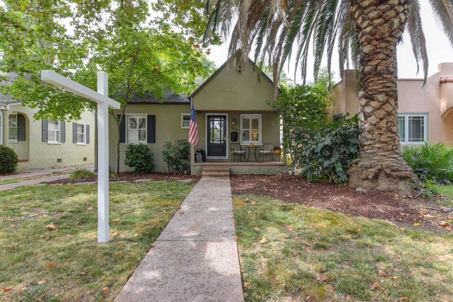 2824 Riverside Boulevard, Sacramento, CA 95818