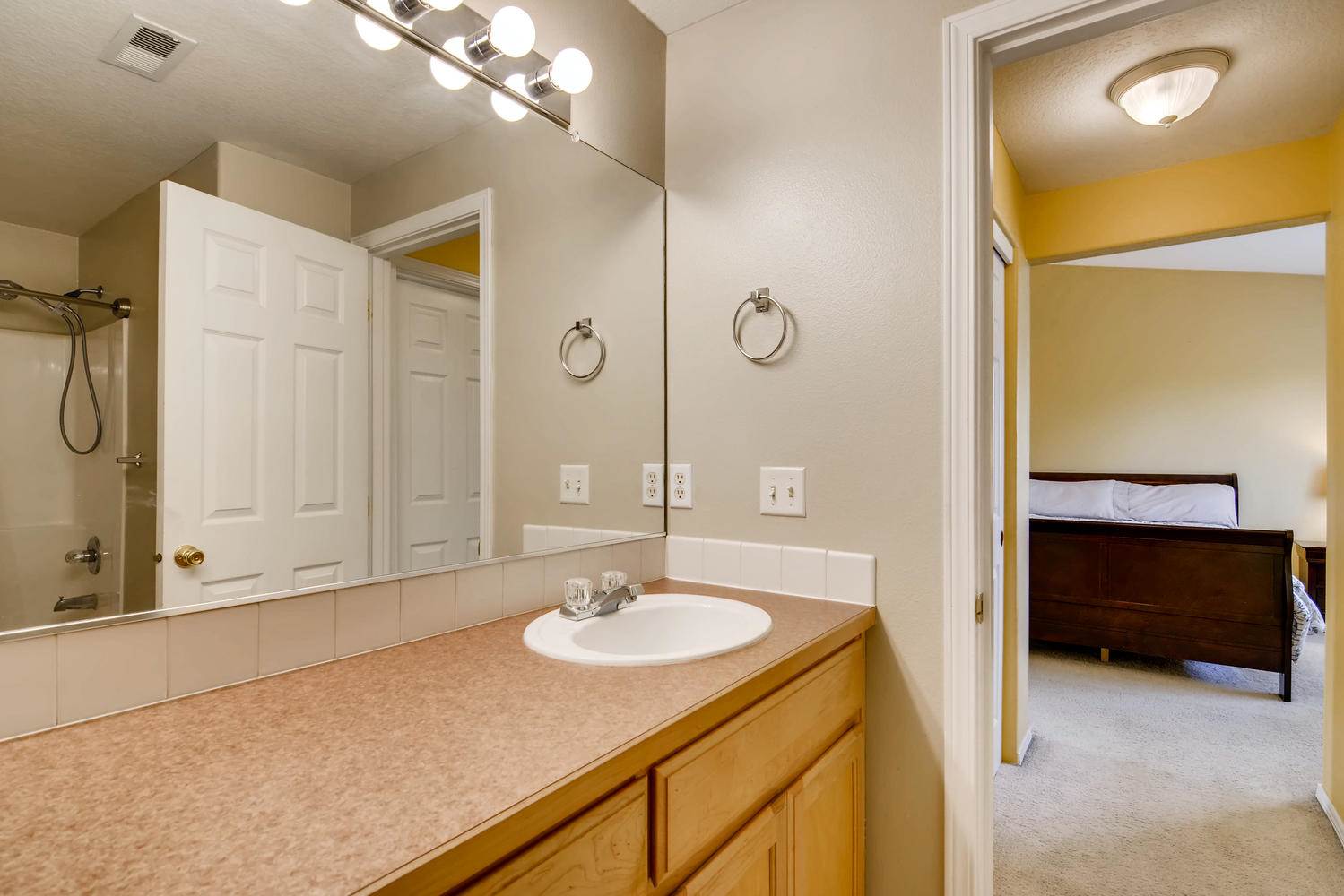 5789 SE Popes Pl, Hillsboro, OR 97123