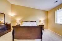 5789 SE Popes Pl, Hillsboro, OR 97123