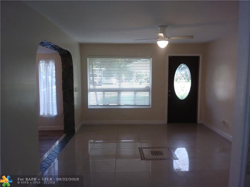 5640 Douglas St, Hollywood, FL 33021