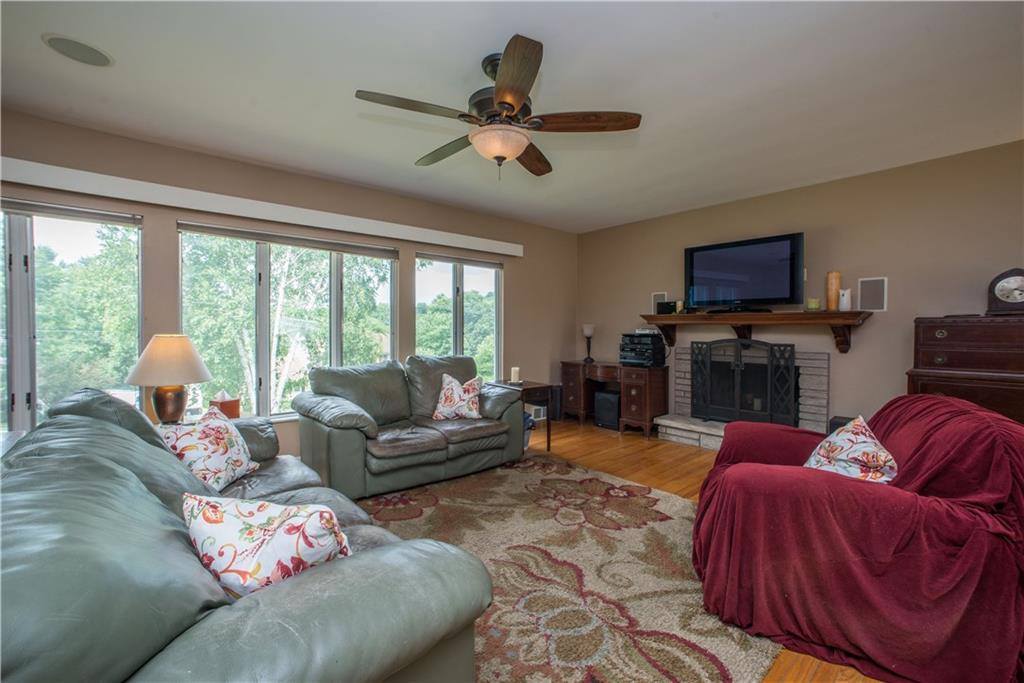 1510 Scenery Ridge Dr, Upper Saint Clair, PA 15241