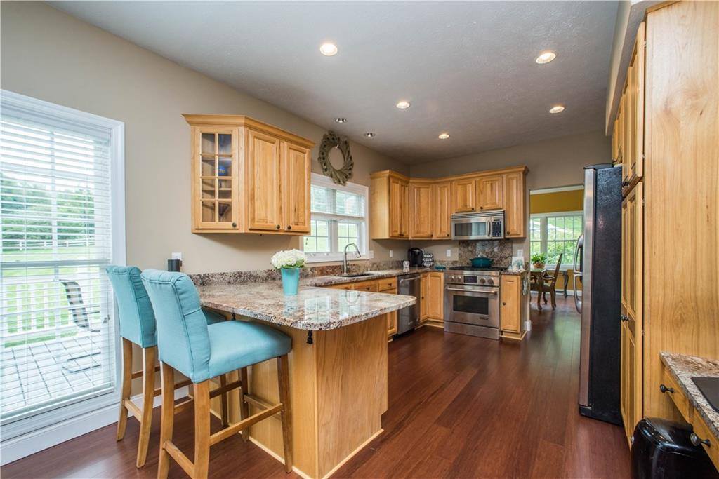 1340 Mayview Rd, Upper Saint Clair, PA 15241