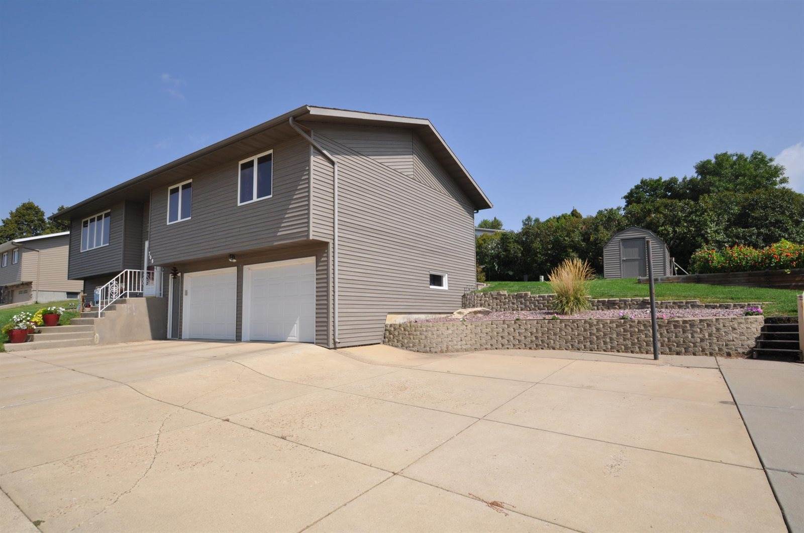 708 Lohstreter Road, Mandan, ND 58554