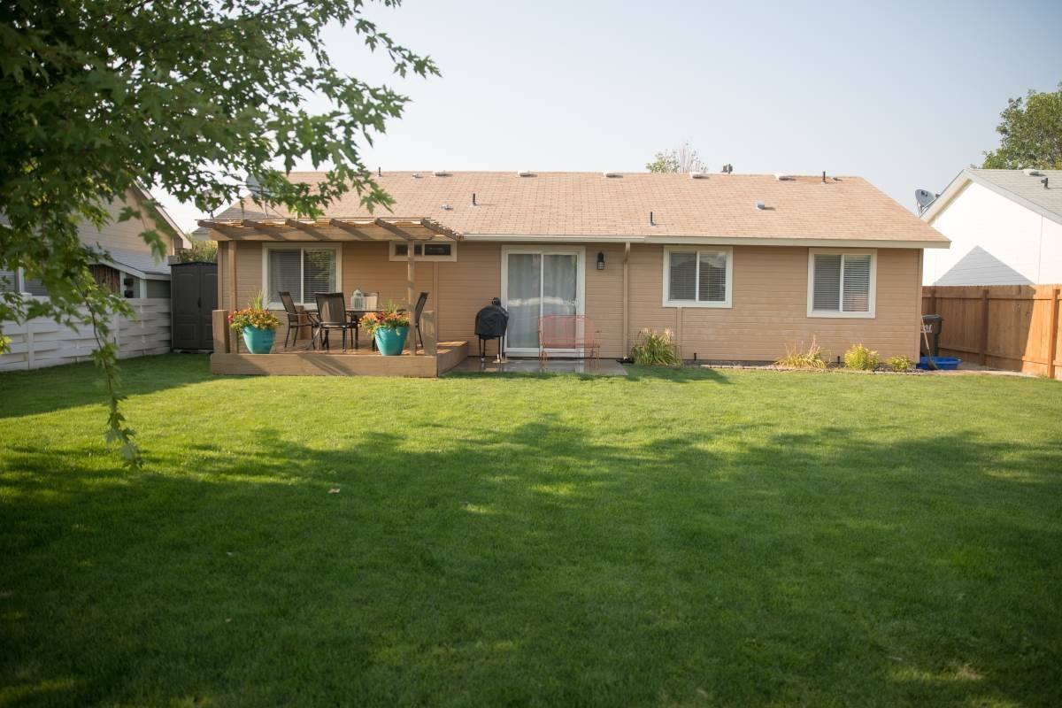 339 West Hesston, Kuna, ID 83634