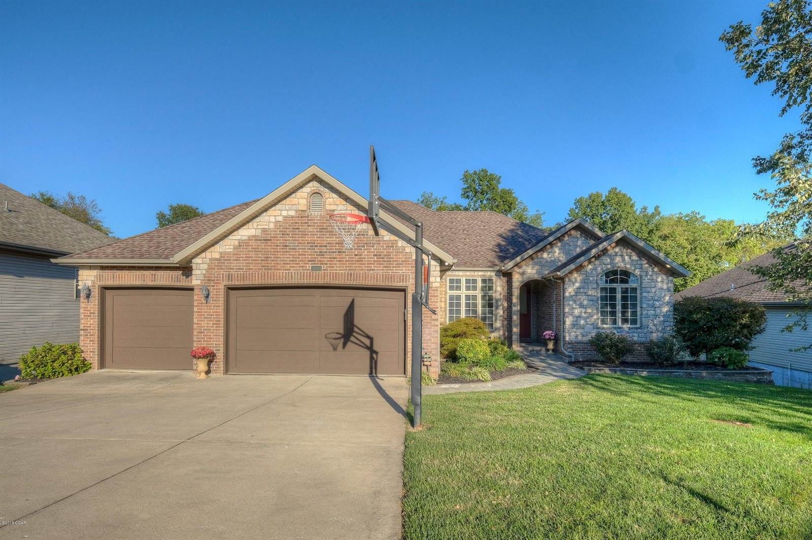 5054 South Clifton Avenue, Springfield, MO 65810