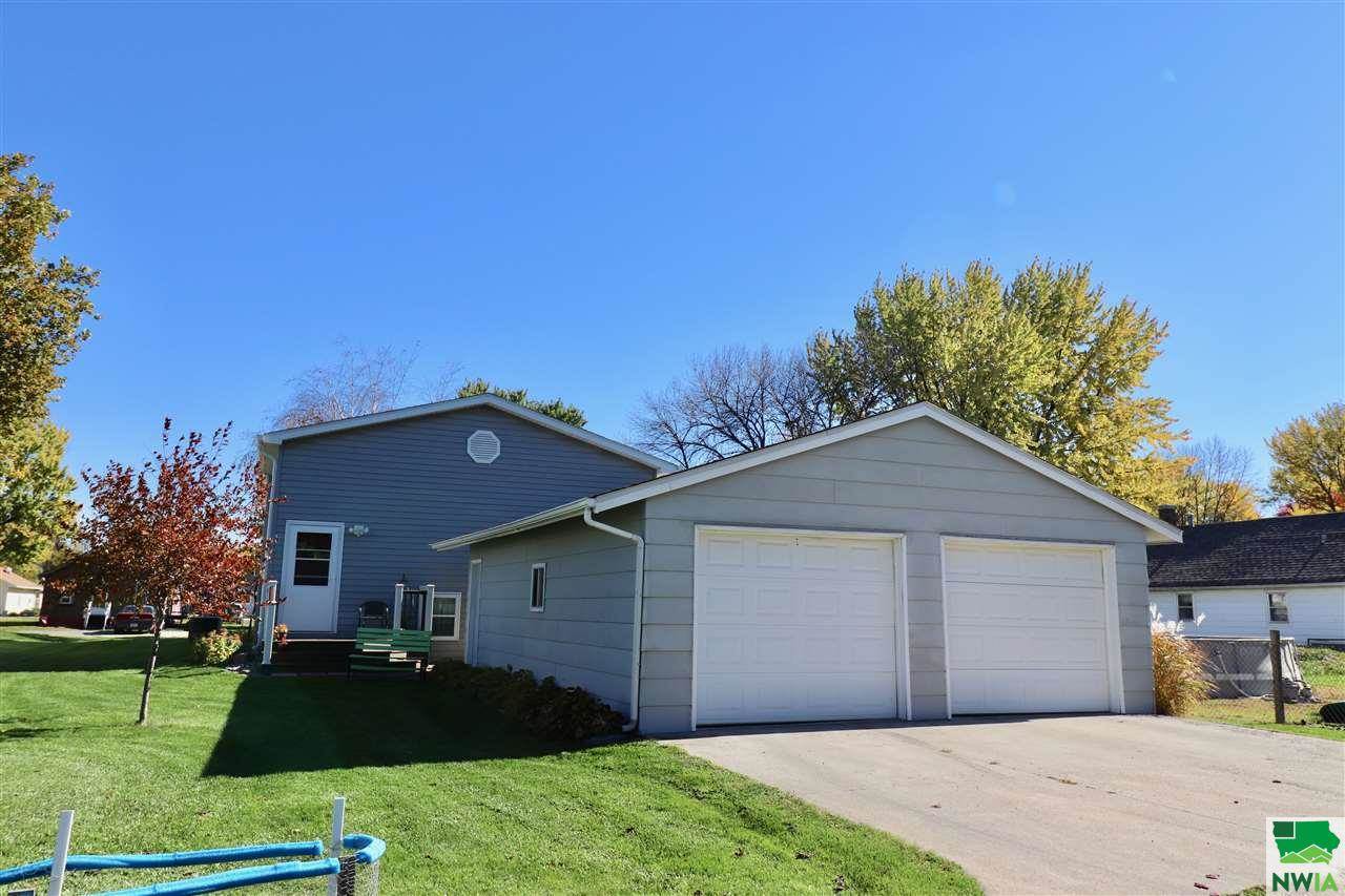 516 7th St., Onawa, IA 51040