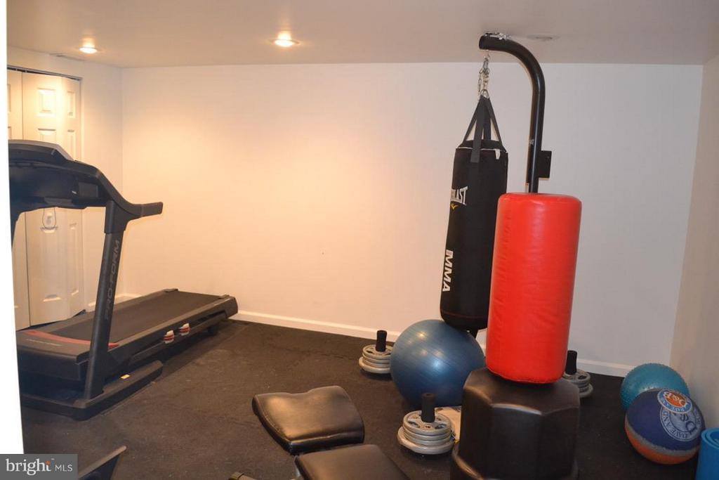 6102 Temple Street, Bethesda, MD 20817