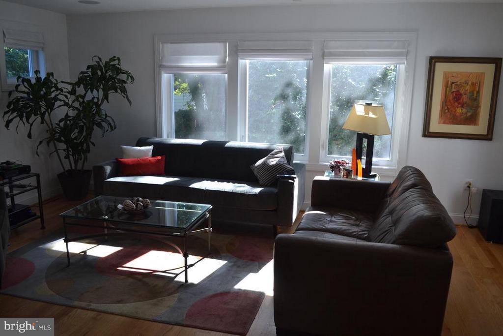 6102 Temple Street, Bethesda, MD 20817