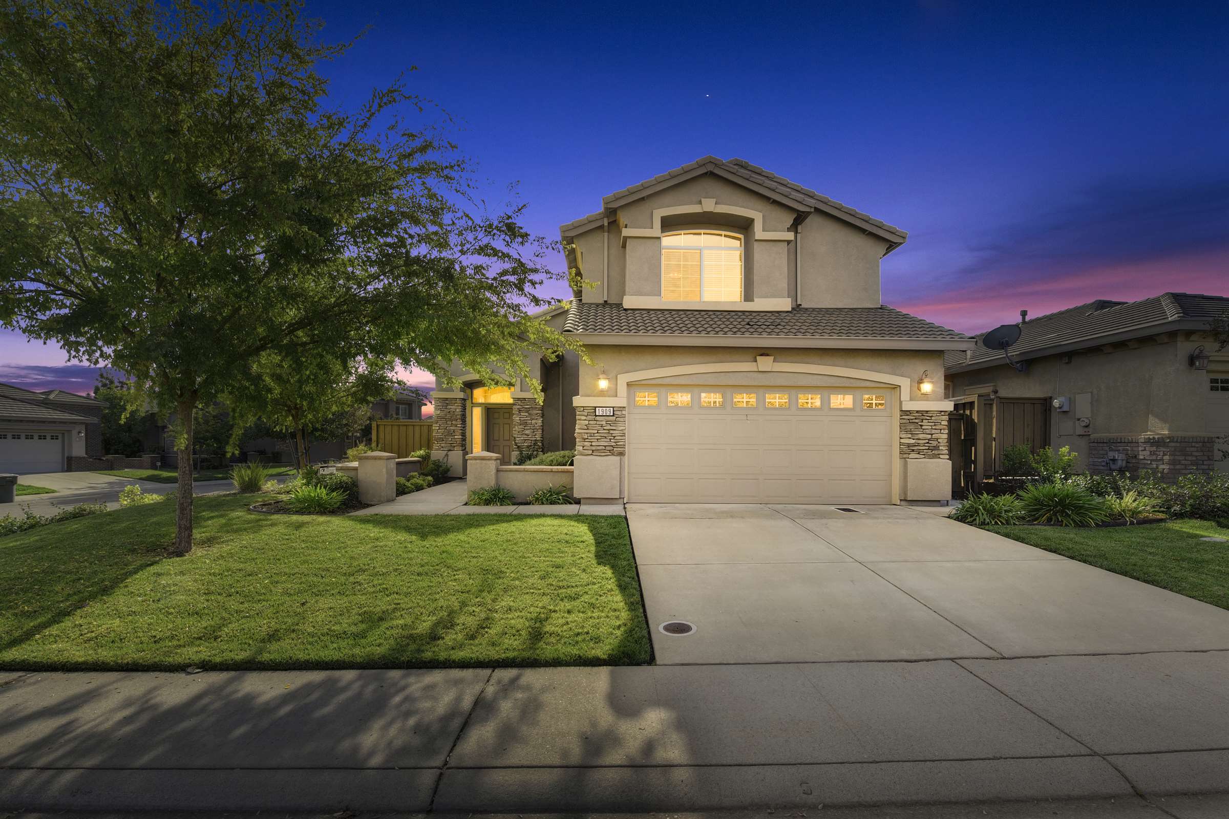 1909 Horseshoe Glen Circle, Folsom, CA 95630