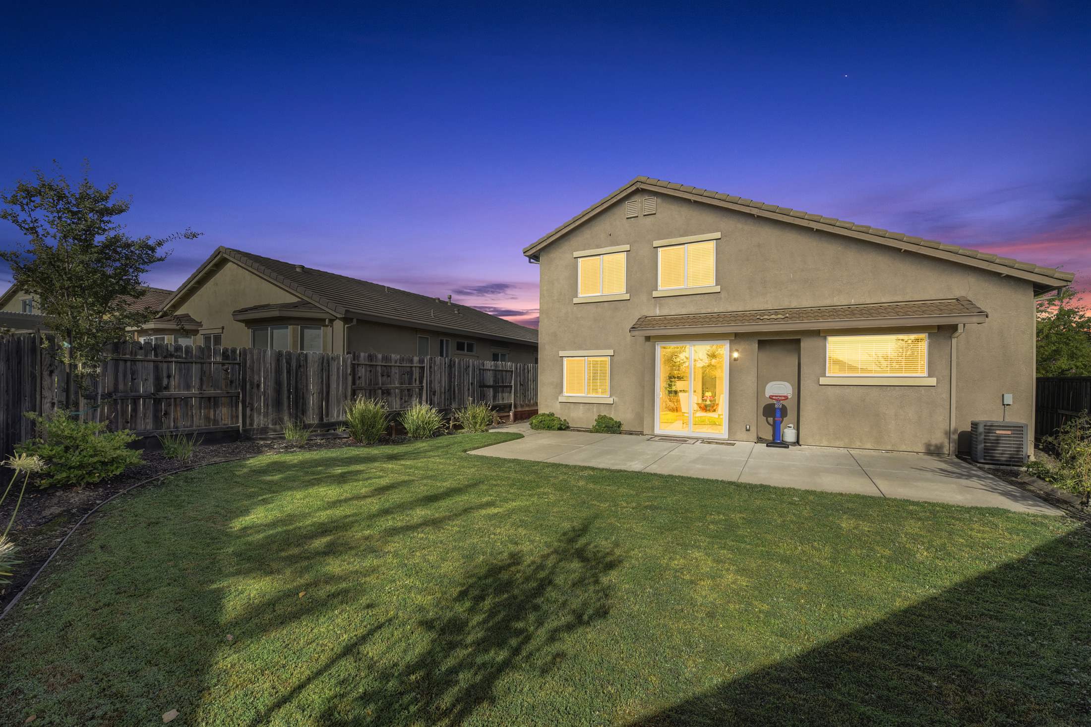 1909 Horseshoe Glen Circle, Folsom, CA 95630