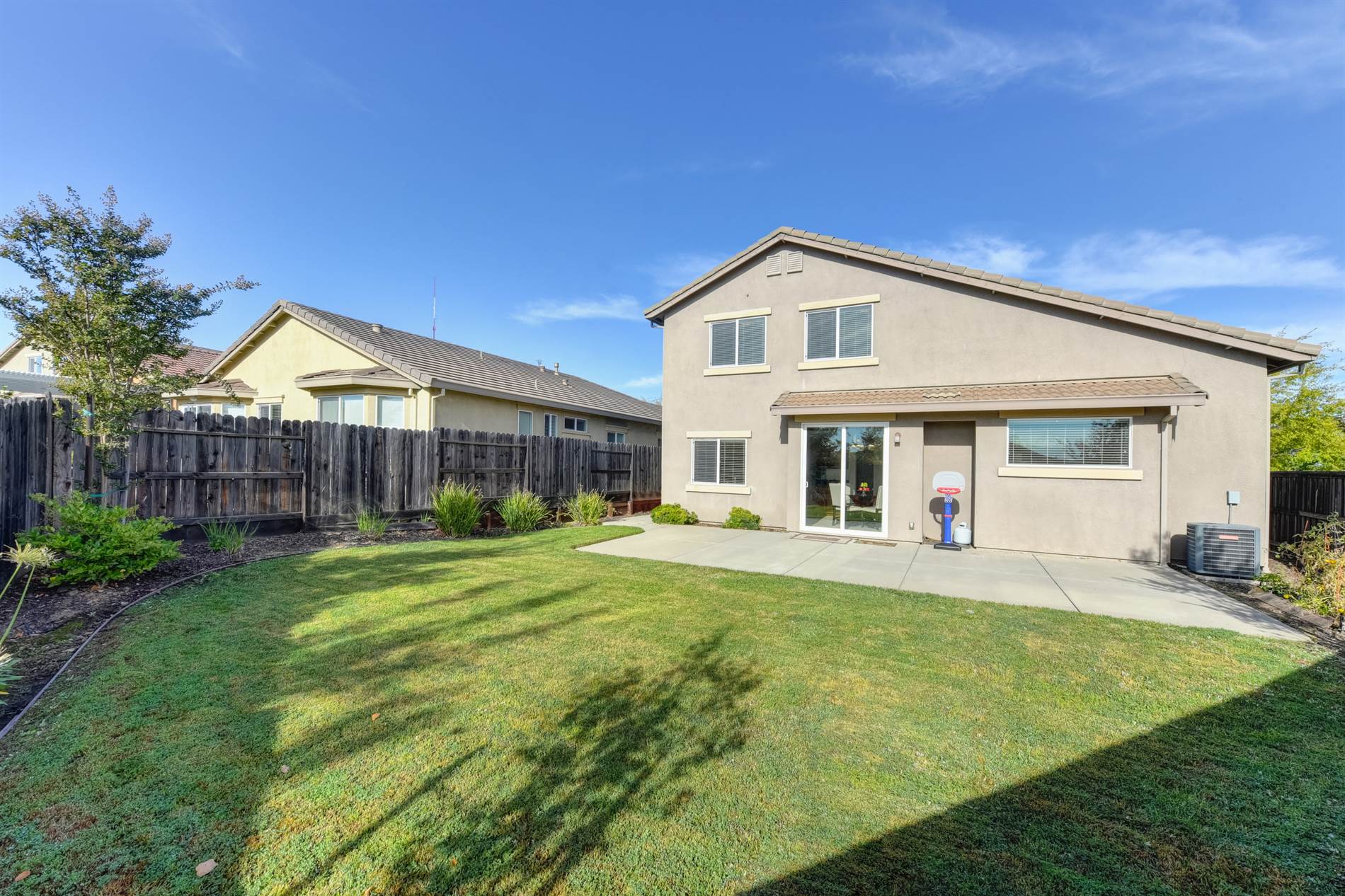 1909 Horseshoe Glen Circle, Folsom, CA 95630