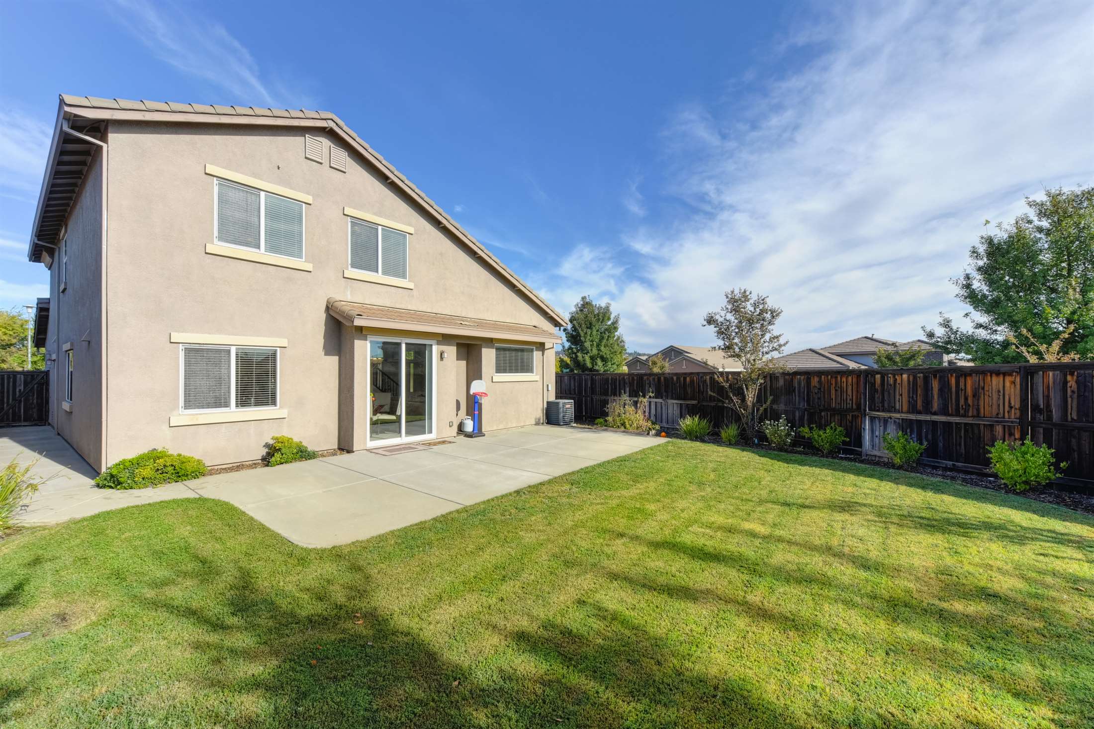 1909 Horseshoe Glen Circle, Folsom, CA 95630