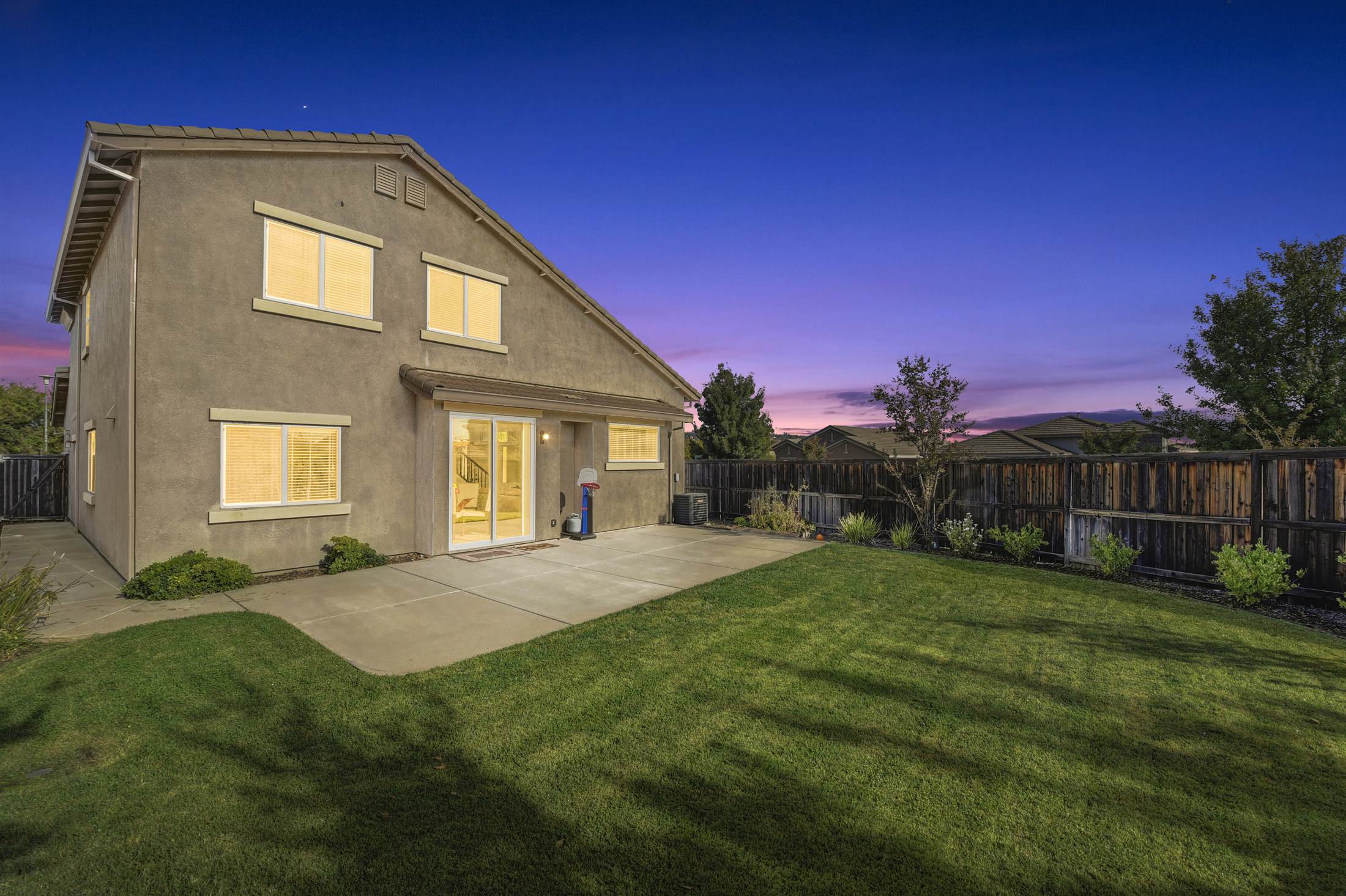 1909 Horseshoe Glen Circle, Folsom, CA 95630