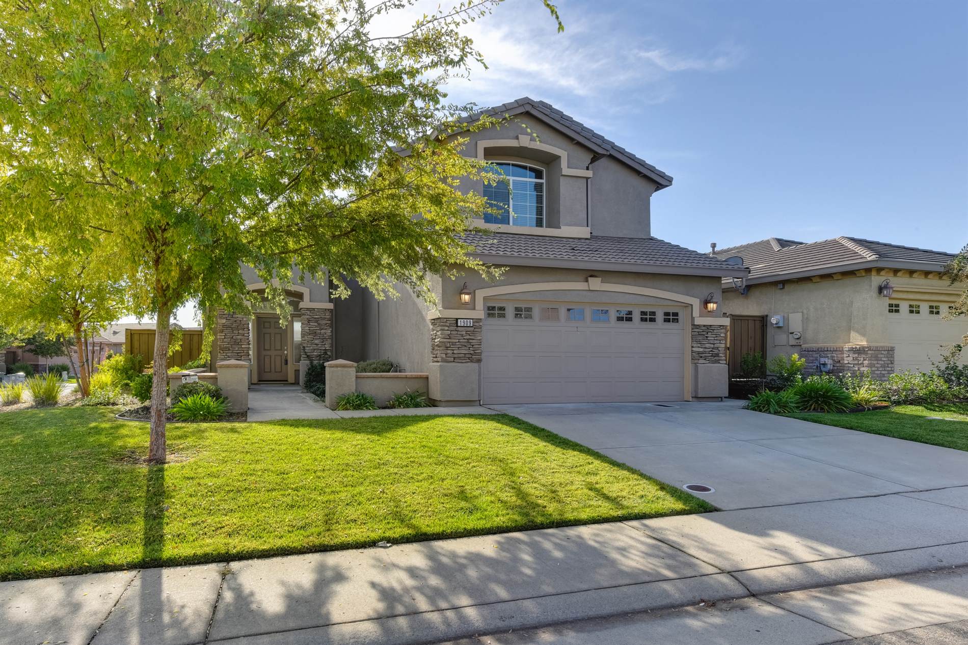 1909 Horseshoe Glen Circle, Folsom, CA 95630