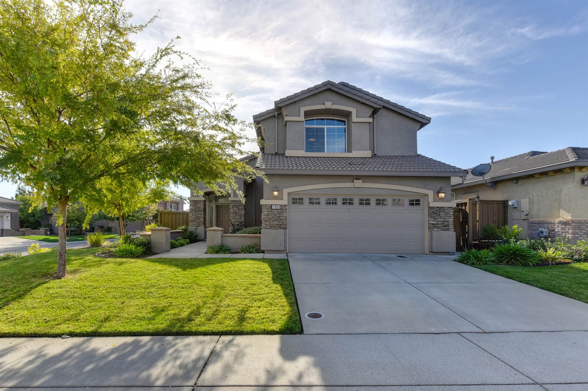 1909 Horseshoe Glen Circle, Folsom, CA 95630