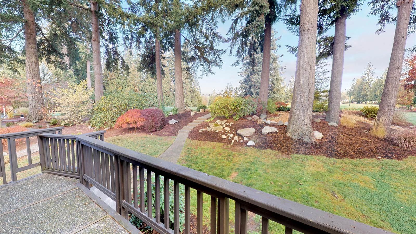 16475 Fairway Dr, Burlington, WA 98233