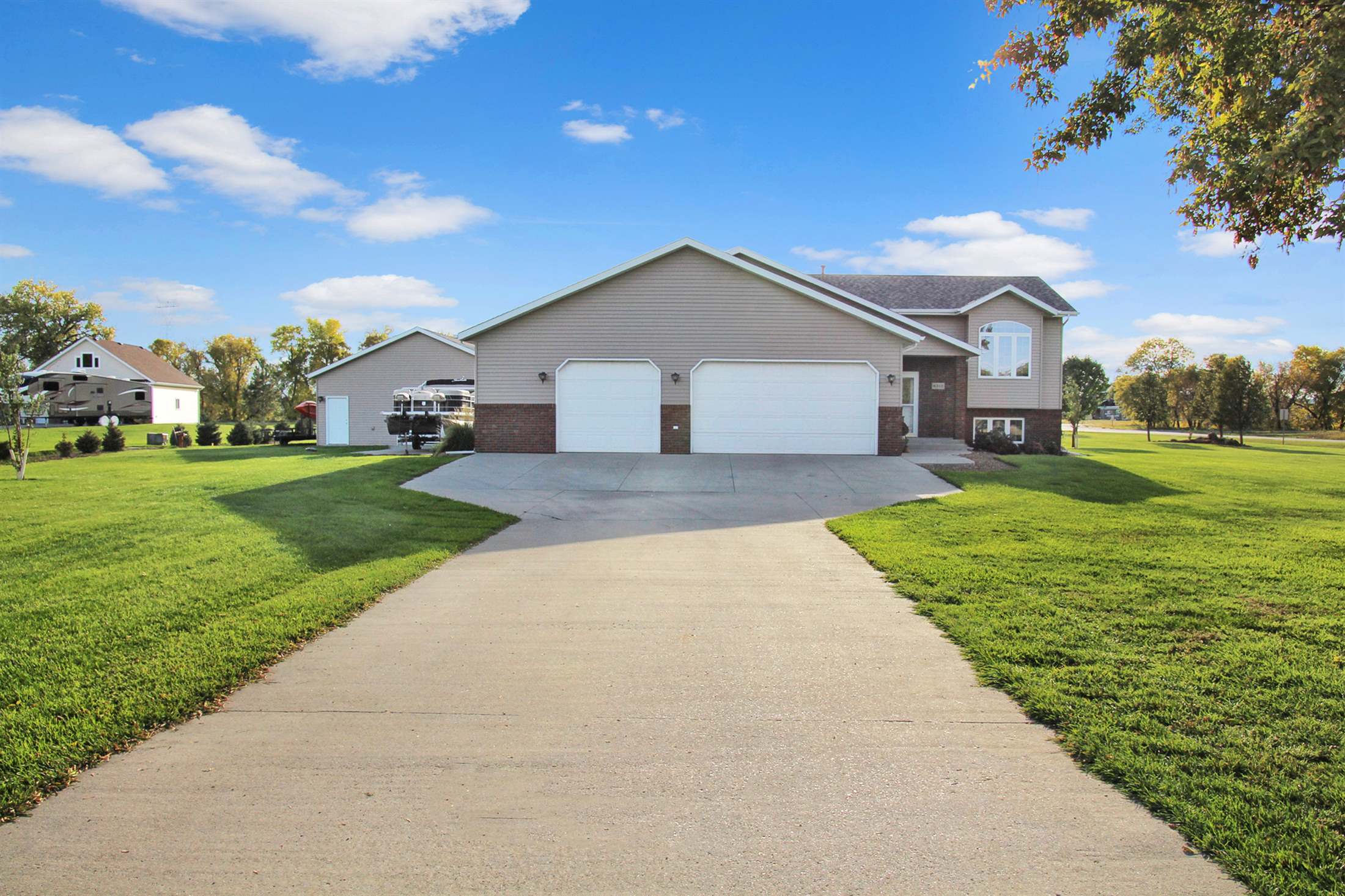 6312 Fox Meadow Place, Bismarck, ND 58503