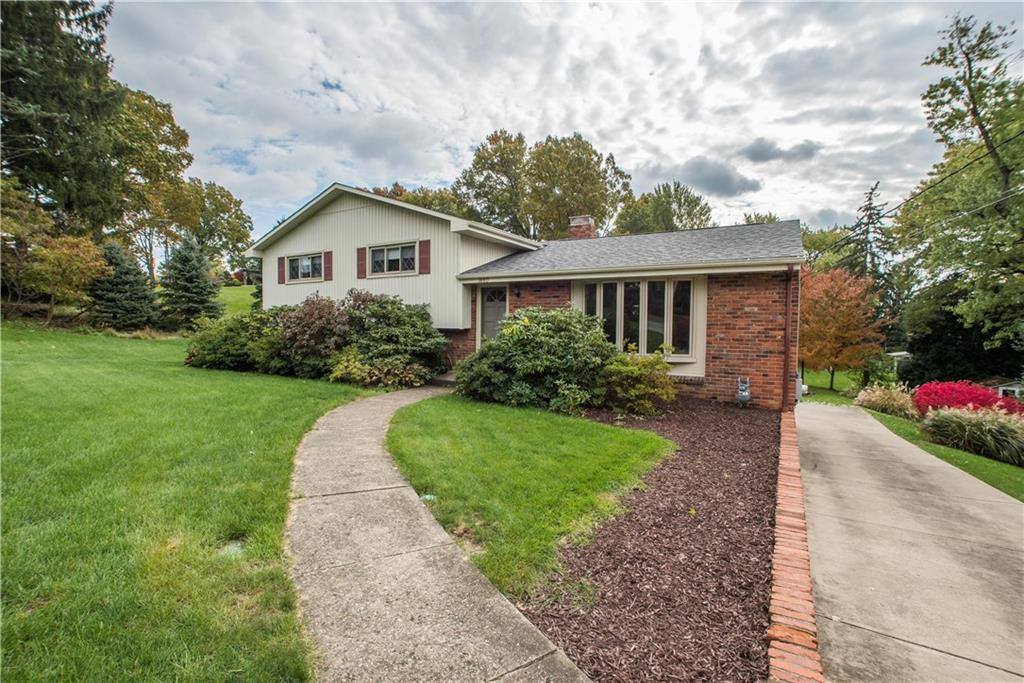 1660 Ashlawn Dr, Upper Saint Clair, PA 15241