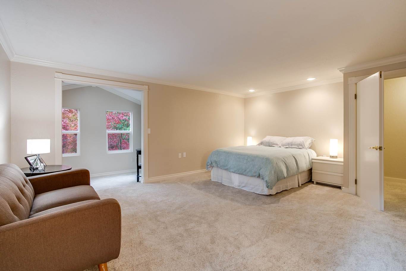 25435 SE Mirrormont Dr, Issaquah, WA 98027