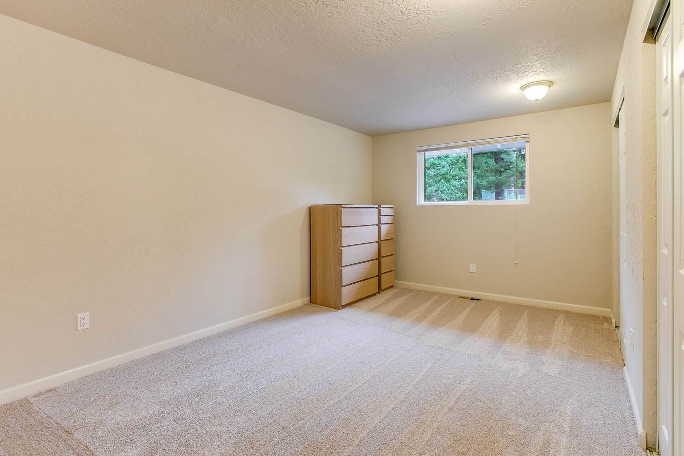 25435 SE Mirrormont Dr, Issaquah, WA 98027