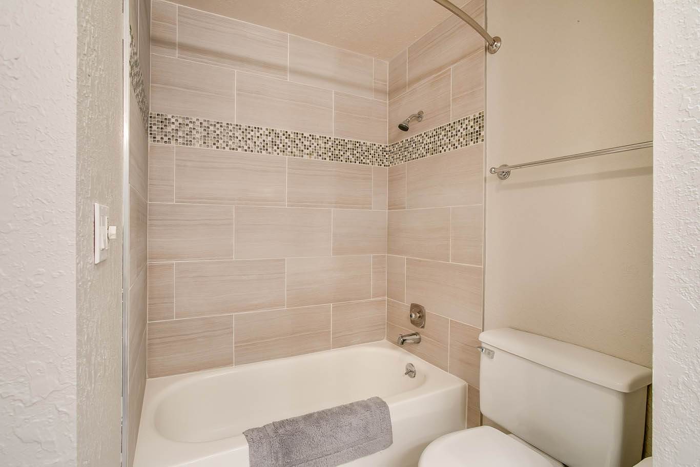 25435 SE Mirrormont Dr, Issaquah, WA 98027