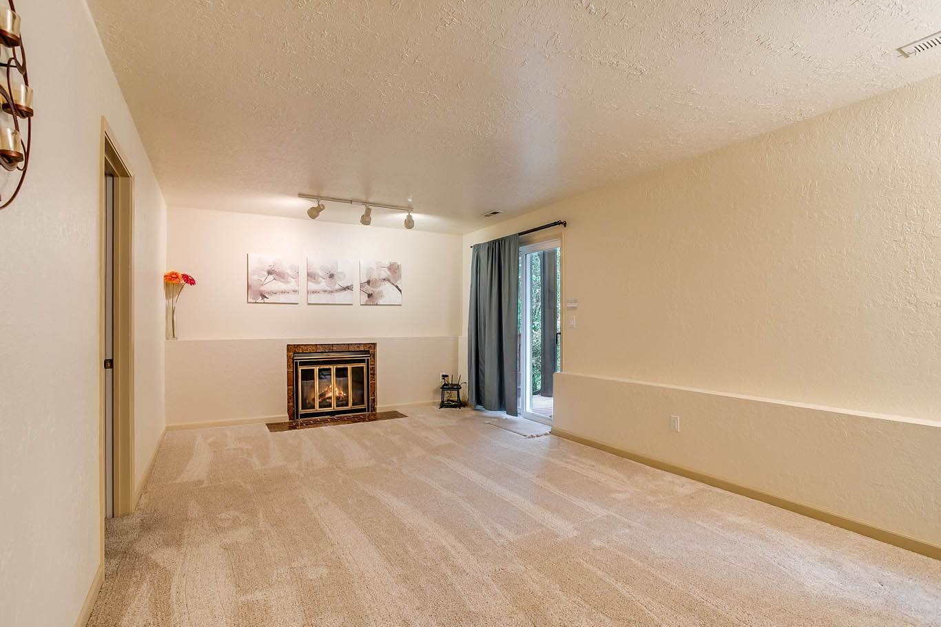 25435 SE Mirrormont Dr, Issaquah, WA 98027