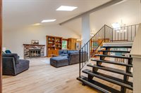 25435 SE Mirrormont Dr, Issaquah, WA 98027