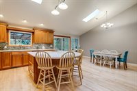 25435 SE Mirrormont Dr, Issaquah, WA 98027