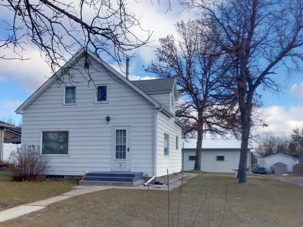 416 Main St, Ray, ND 58849