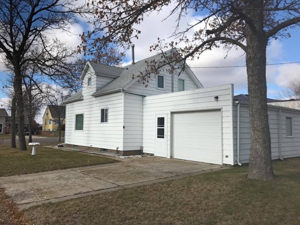 416 Main St, Ray, ND 58849