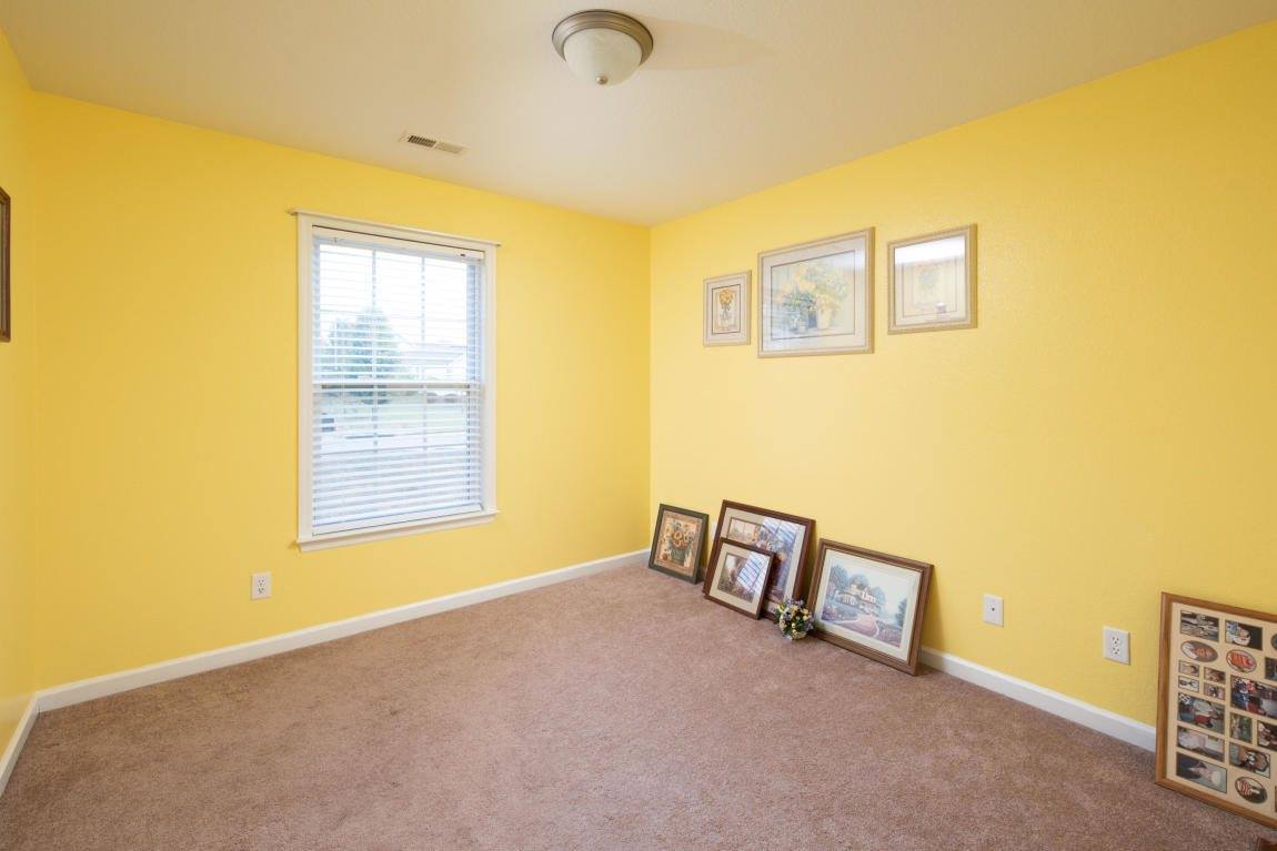 304 Battle Bluff Dr, Rossville, GA 30741