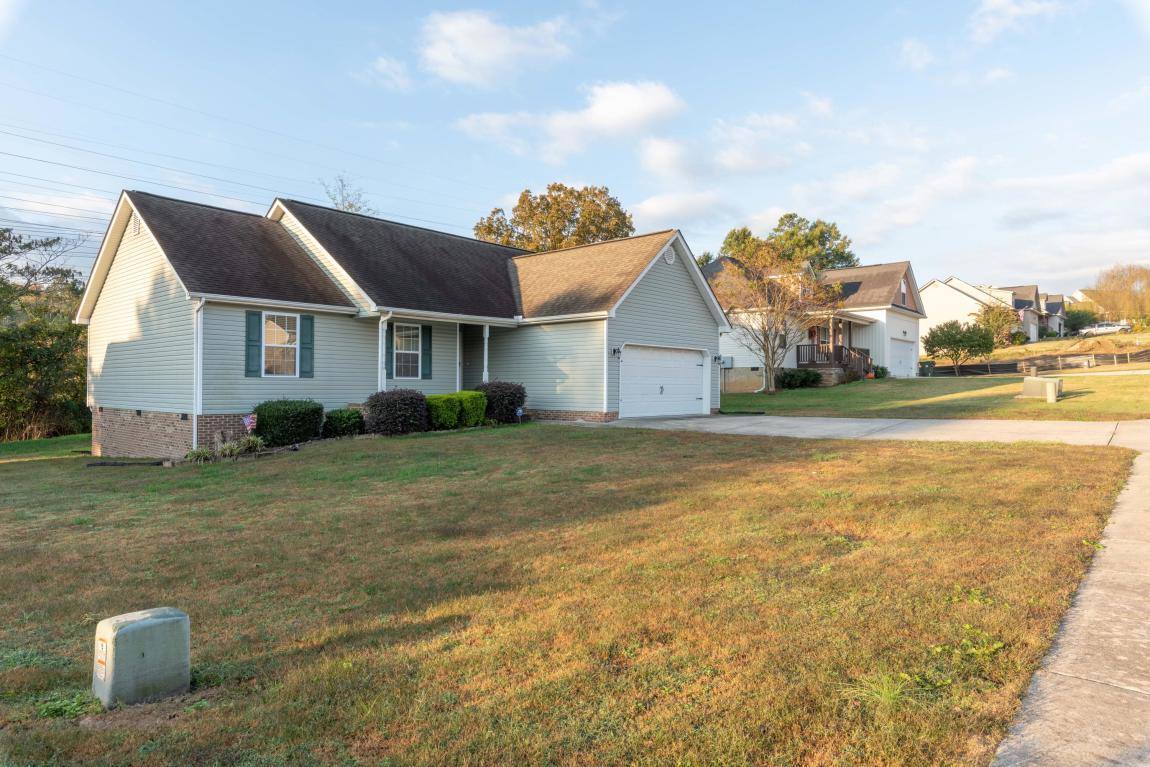304 Battle Bluff Dr, Rossville, GA 30741
