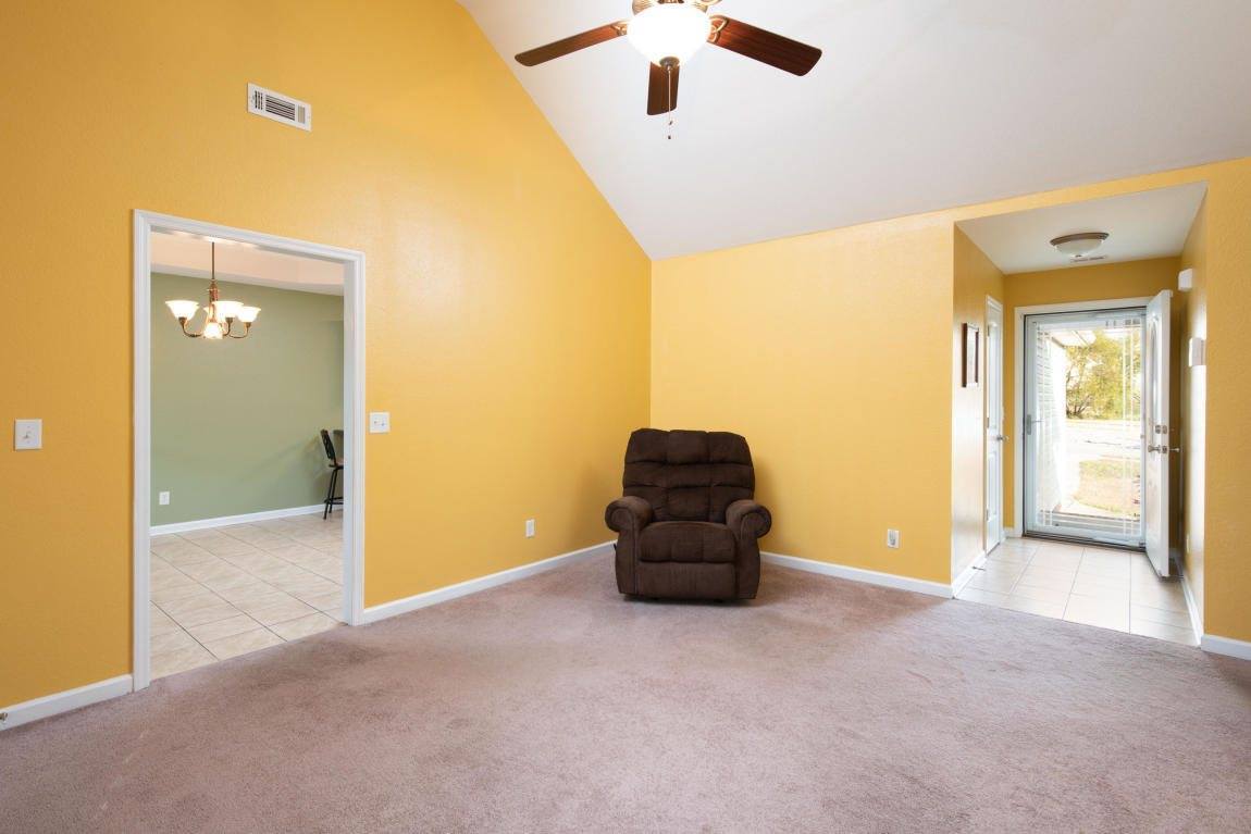 304 Battle Bluff Dr, Rossville, GA 30741