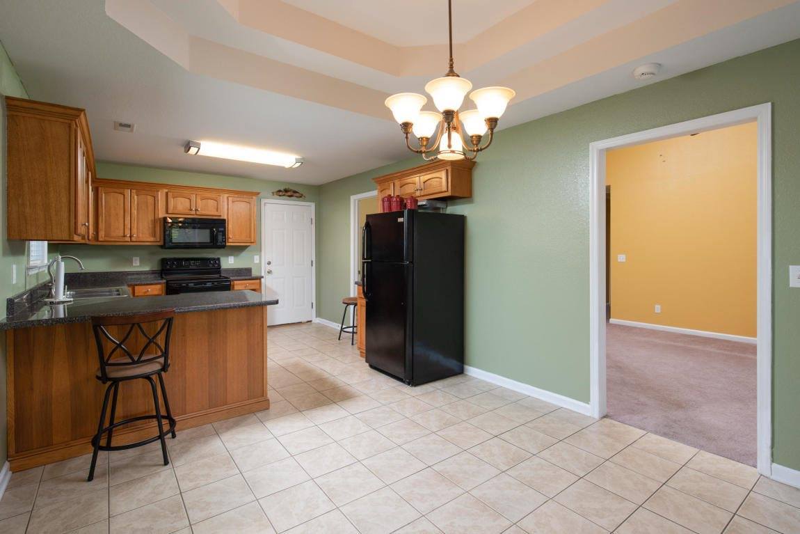 304 Battle Bluff Dr, Rossville, GA 30741